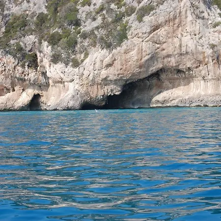 Blue Iun S0079 شقة كالا غونوني